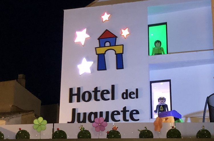 Resultado de imagen de HOTEL DEL JUGUETE