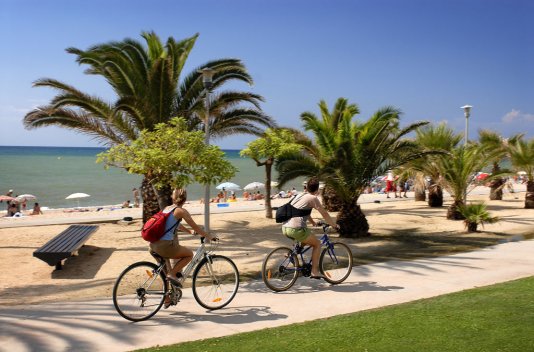 Escápate a Pineda de Mar con Media Pensión - BuscoUnChollo.com