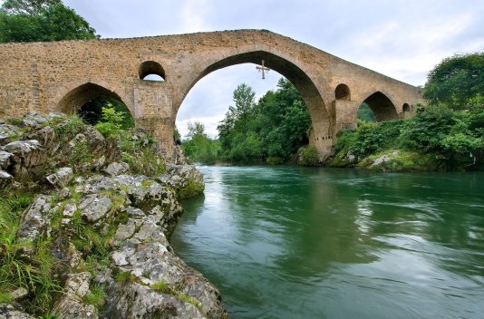Escápate a Cangas de Onís con Alojamiento y Desayuno ...