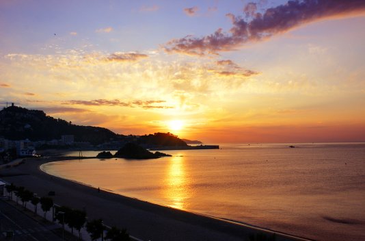 Vacaciones en Blanes en primera línea de playa ...